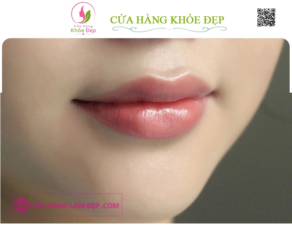 Phun Môi Phủ Bóng Collagen